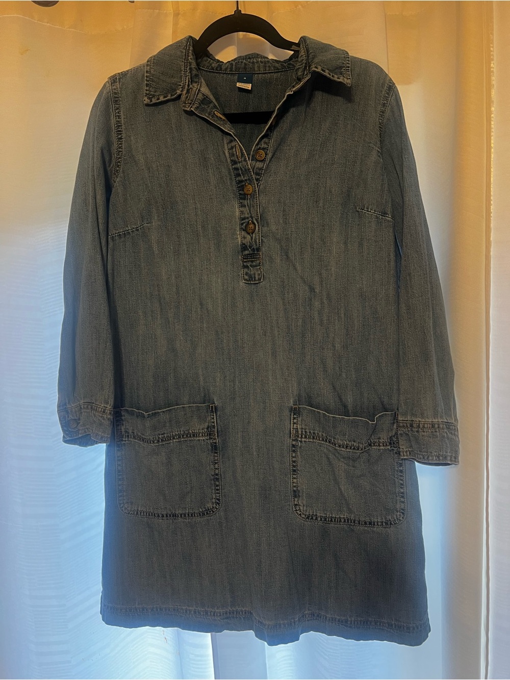 Old Navy blue jean shift dress with front pockets